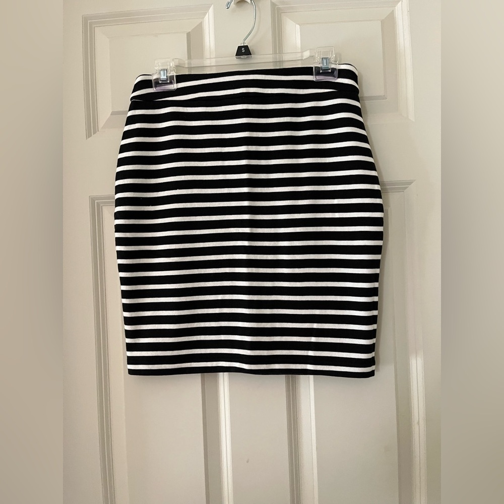 NWT Anthropologie Sanctuary Skirt Womens Small Black White Striped Stretch skirt